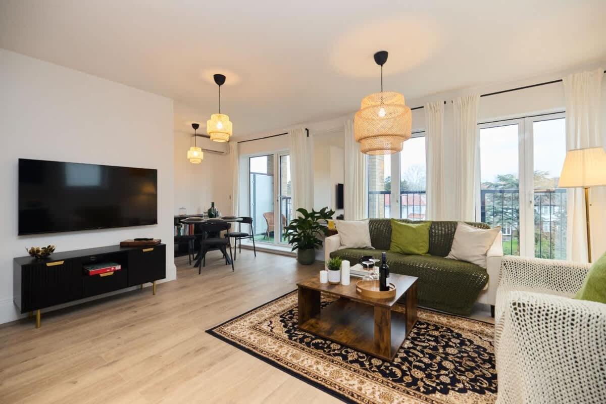 Apartamento The Wembley Park Arms - Modern 2bdr Flat With Parking + Balcony *