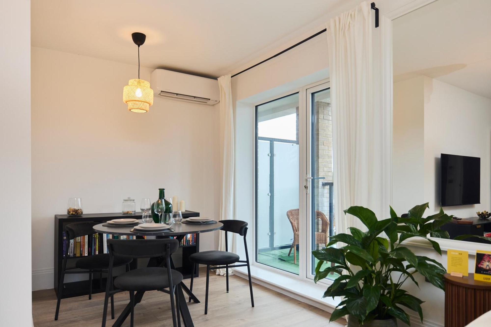 The Wembley Park Arms - Modern 2bdr Flat With Parking + Balcony Apartamento *